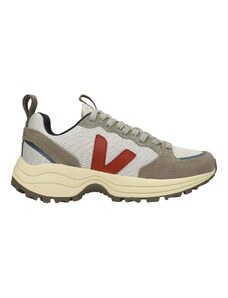 8 x Sustainable sneakers