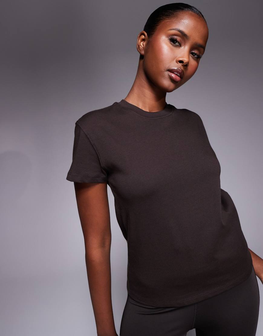 4505 Icon cotton boxy t-shirt with quick dry finish in chocolate-Brown