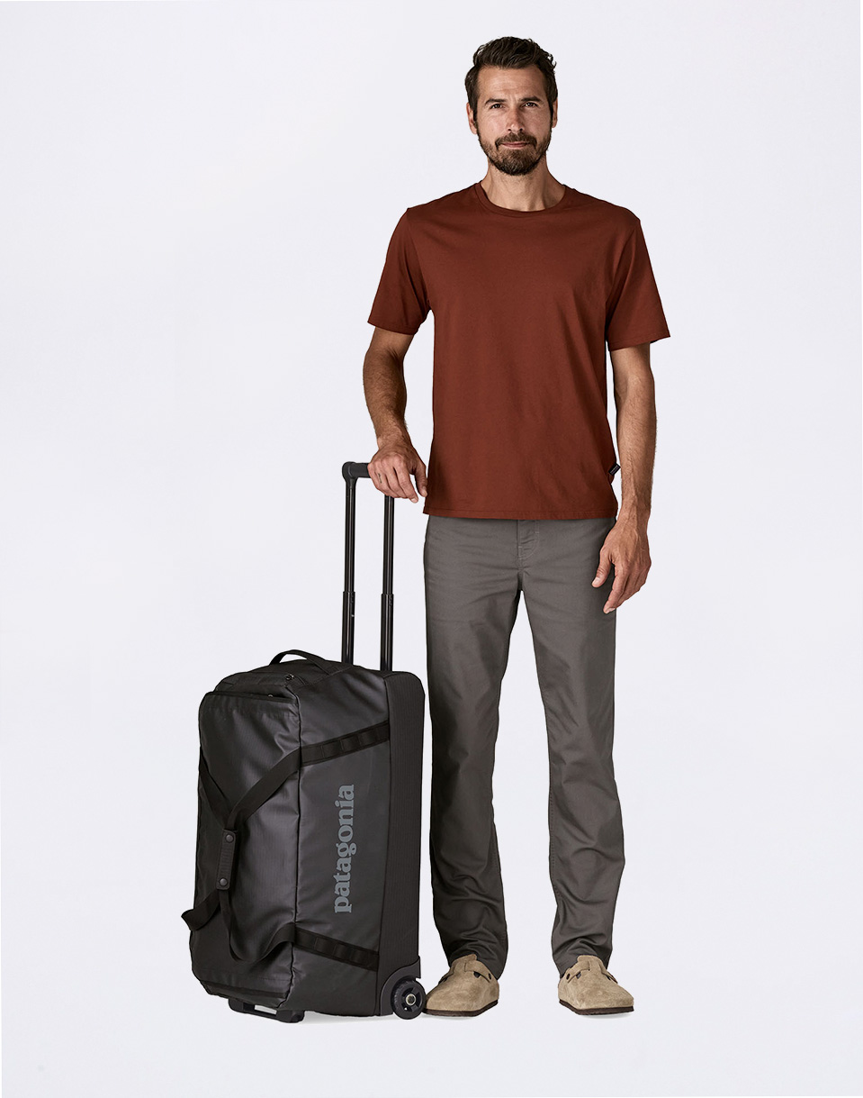 Patagonia Black Hole Wheeled Duffel 70L Black w/Black