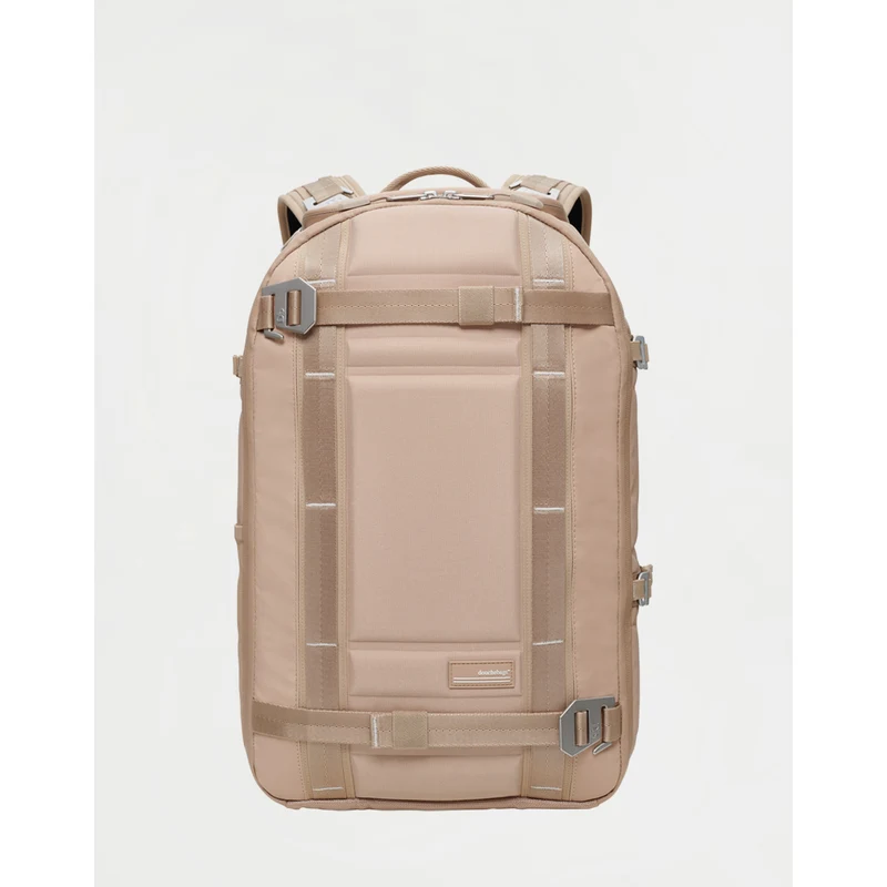 Db (Douchebags) The Backpack Pro Desert Khaki - GLAMI.eco