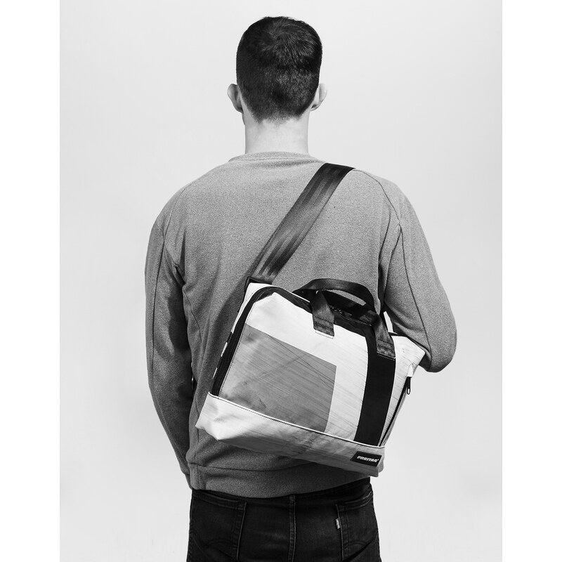 美品！FREITAG　F301 MOSS フライターグ モス ラップトップバッグ