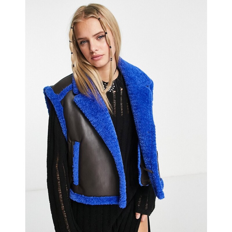 JJXX contrast faux shearling cropped gilet in chocolate & blue-Brown