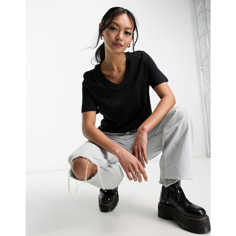 Selected Femme v neck t-shirt with short sleeves in black