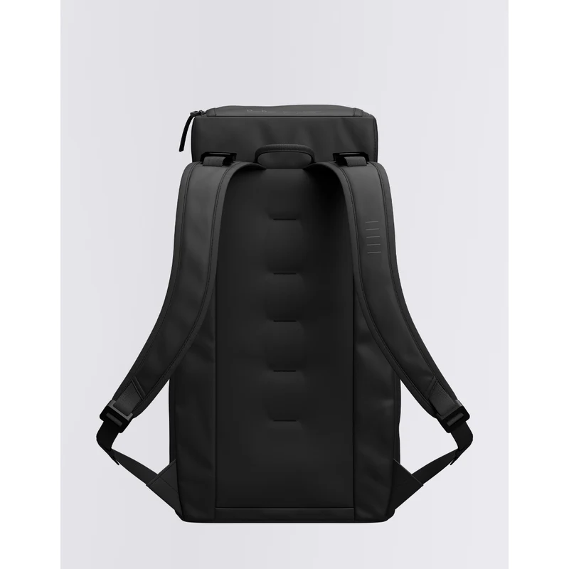 Db Hugger Backpack 25L Black out - GLAMI.eco