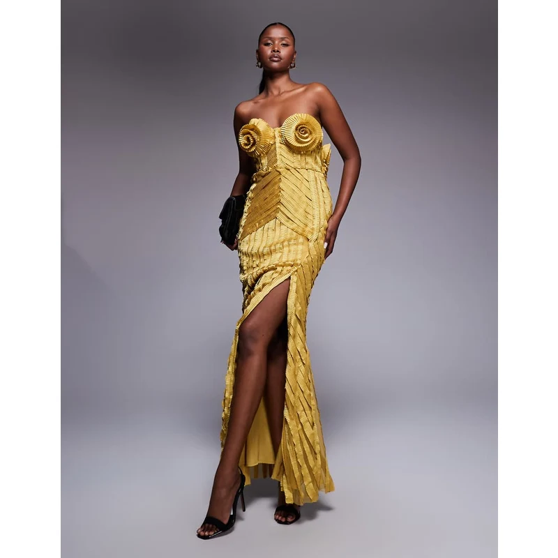 ASOS LUXE extreme pleated maxi dress with corsage cups in gold - GLAMI.eco ASOS LUXE extreme pleated maxi dress with corsage cups in gold - GLAMI.eco