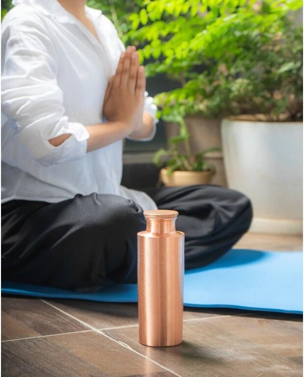 Forrest & Love měděná lahev na vodu gravírovaná Květ života 700 ml