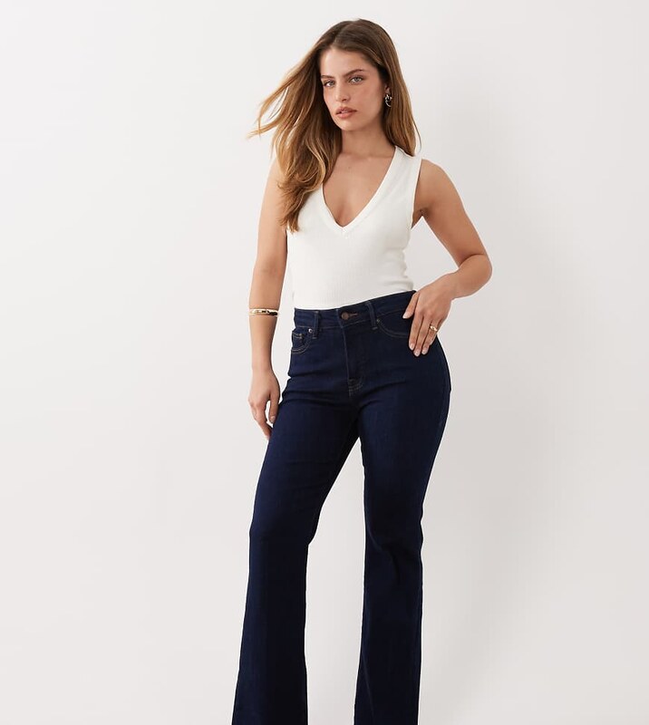 Good American petite good legs flare jeans in dark blue wash-Navy